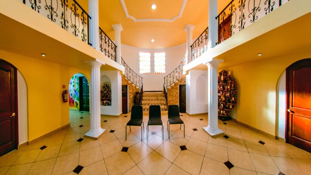 sala de espera iluminada