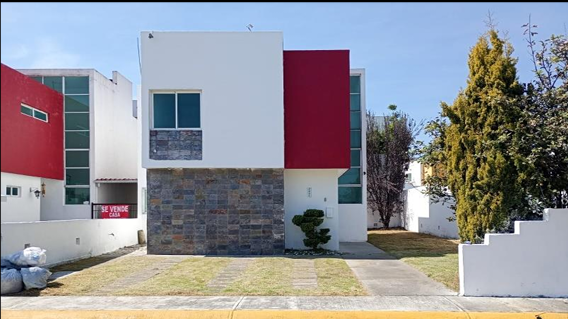 Fachada de casa en venta BANUS 360