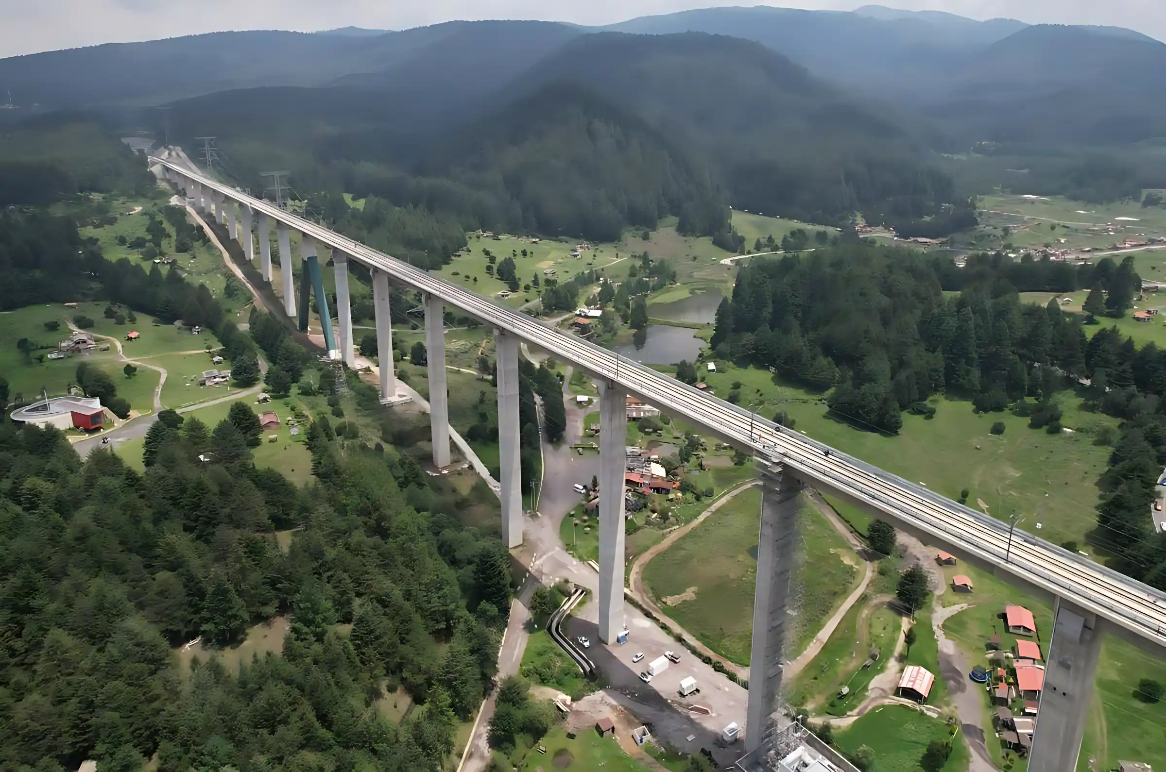 Vista aérea de la ruta en la marquesadel tren en Metepec